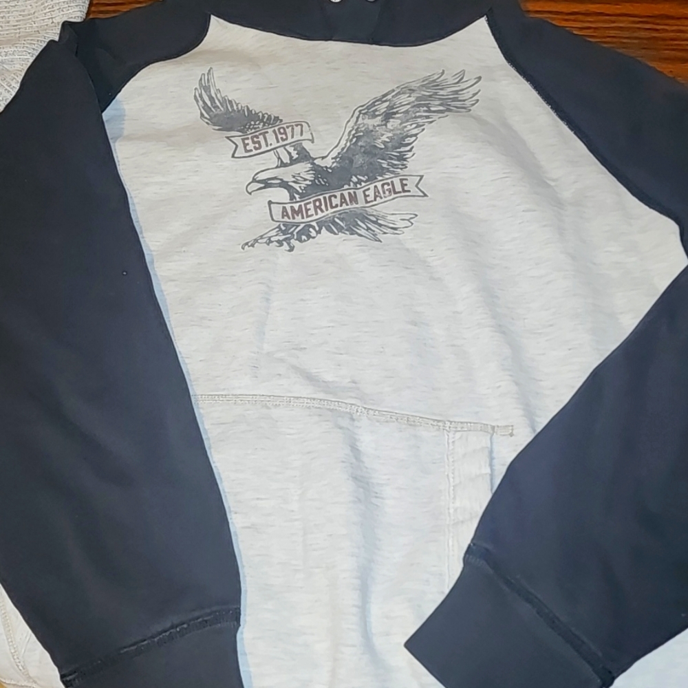 American Eagle Men Size Large Sweatshirt